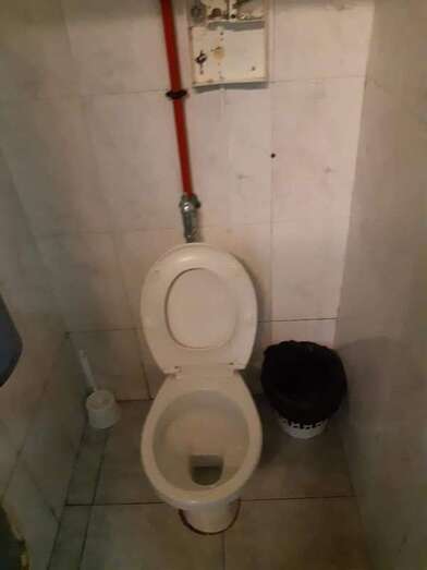 CC califica de infrahumano el estado de los baños de San Telmo / TA